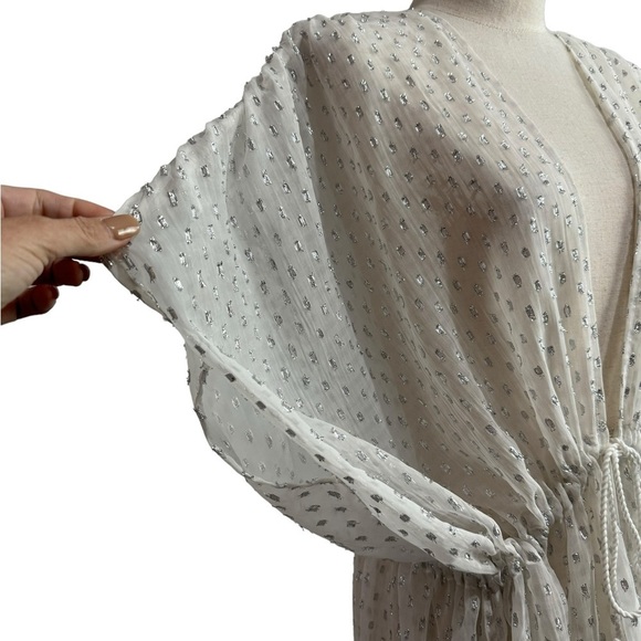 Vince Camuto White Sheer Metallic Cover Up NWT One Size - Picture 4 of 6